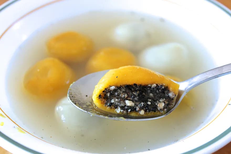 Tang Yuan (Glutinous Rice Balls)