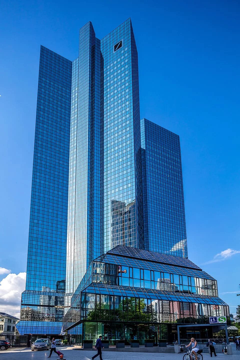 #8 Deutsche Bank (US) — Top 10 US Investment Banks by Net Revenue (2026 Ranking & Comparison)
