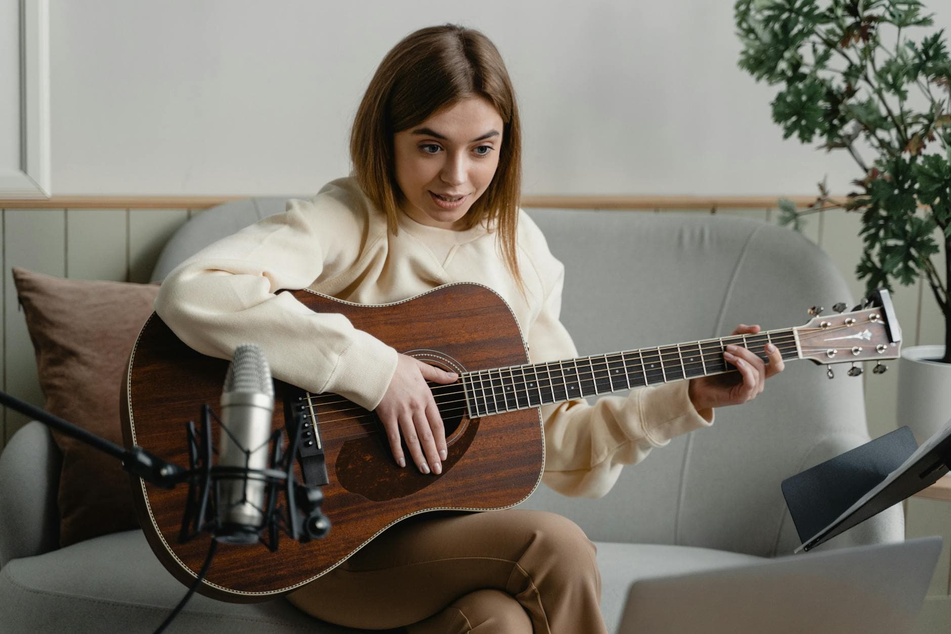 Top 10 Worst Music Streaming Royalty Practices — MUSIC Top 10 List