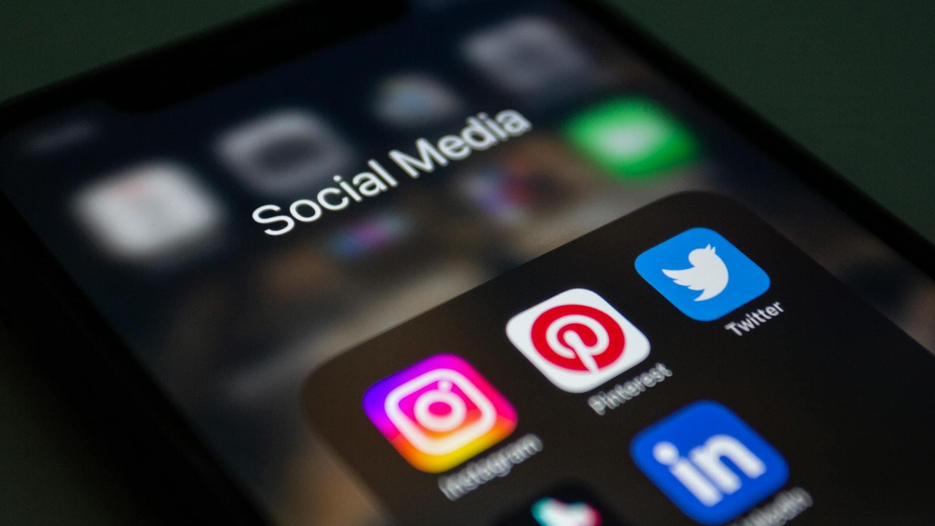 Top 10 Worst Social Media Habits You Probably Do Every Day — LIFESTYLE Top 10 List