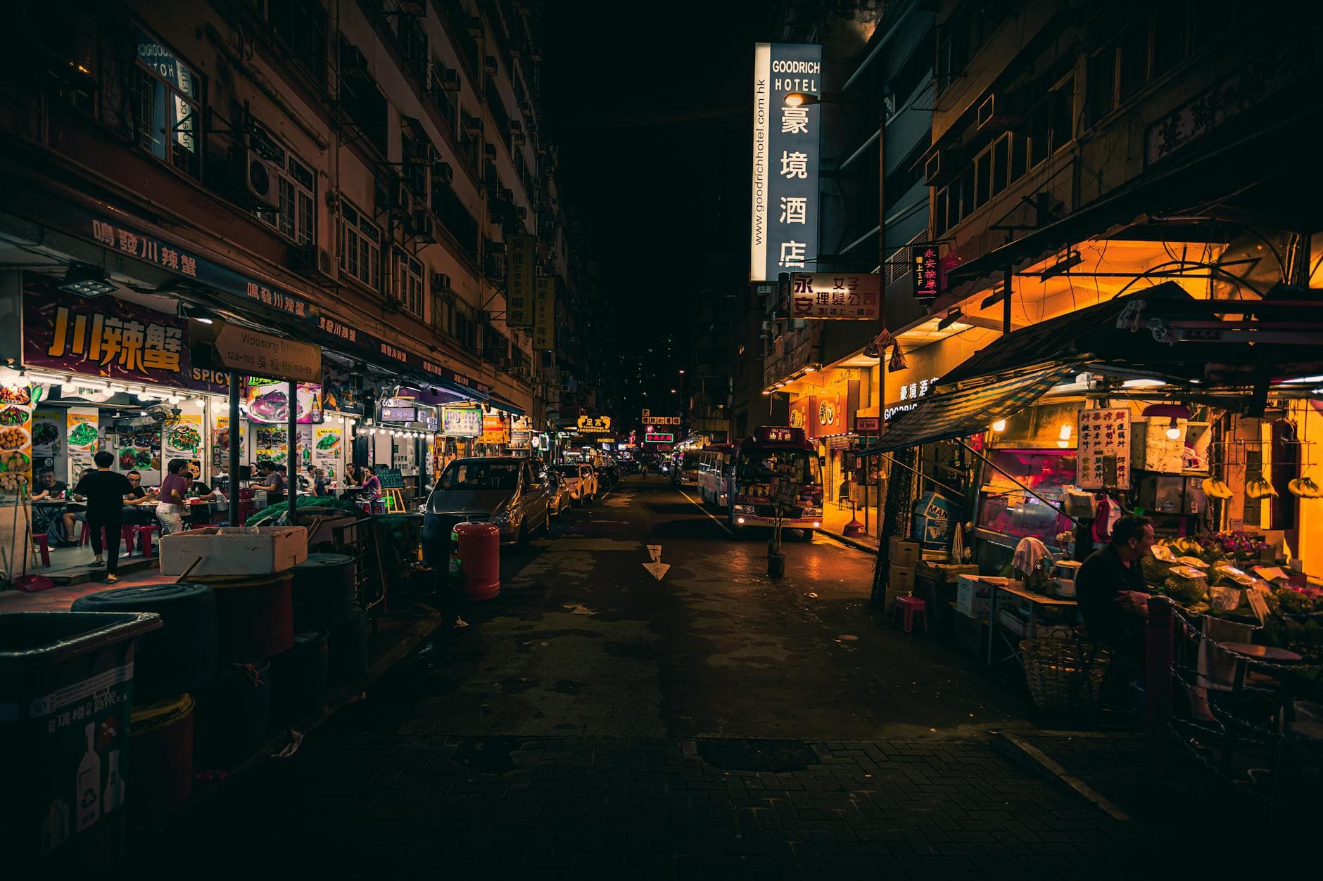 Top 10 Rooftop Bars in Hong Kong 2026 — FOOD Top 10 List