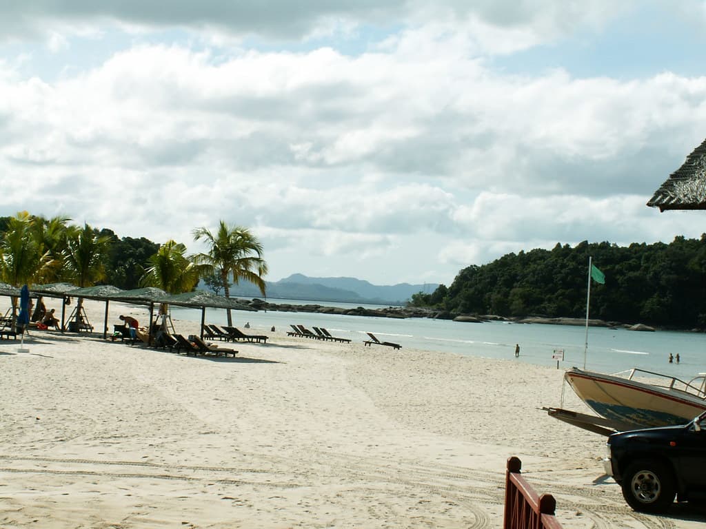 Top 10 Best Countries to Retire in 2025 (Cost, Visas & Healthcare Compared) — TRAVEL Top 10 List
