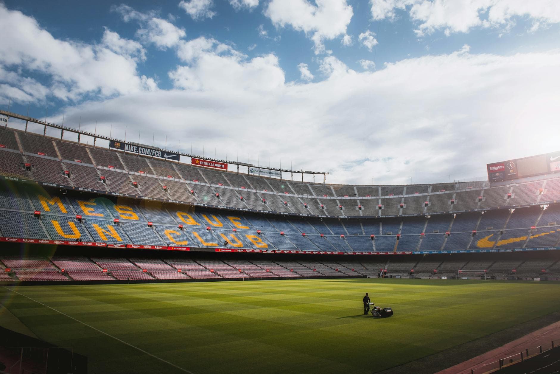 Top 10 Best Football Stadiums in the World — SPORTS Top 10 List
