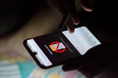 Top 10 Worst Social Media Habits You Probably Do Every Day