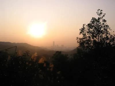 Baiyun Mountain (白云山)