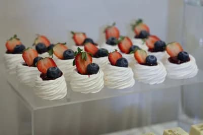 Pavlova (Australia/New Zealand)