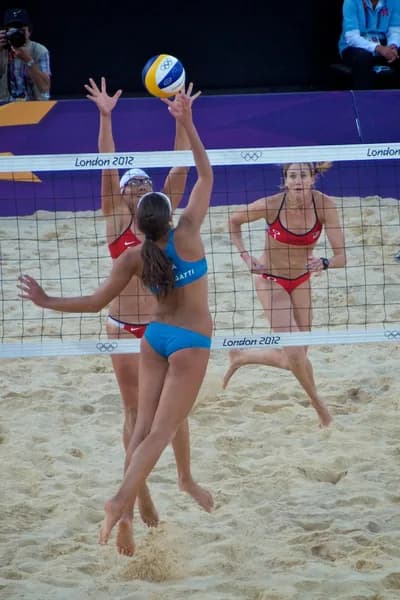 Kerri Walsh Jennings & Misty May-Treanor — 2012 Olympic Beach Volleyball Final