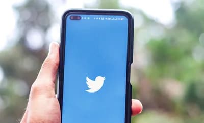 Twitter — Mass Firing by Email at 3 AM