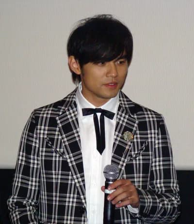 Jay Chou (周杰倫)