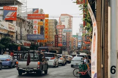 #1 Yaowarat Road (Chinatown), Bangkok — Top 10 Thailand Street Food Experiences in 2026