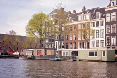 Floating Architecture