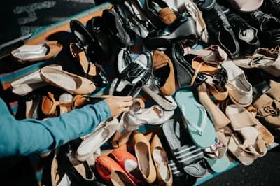 Reselling & Flipping (eBay / Poshmark)