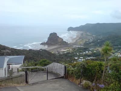 Piha Beach