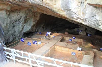 #8 Zengpiyan Cave — Li River or Reed Flute Cave? Top 10 Things to Do in Guilin