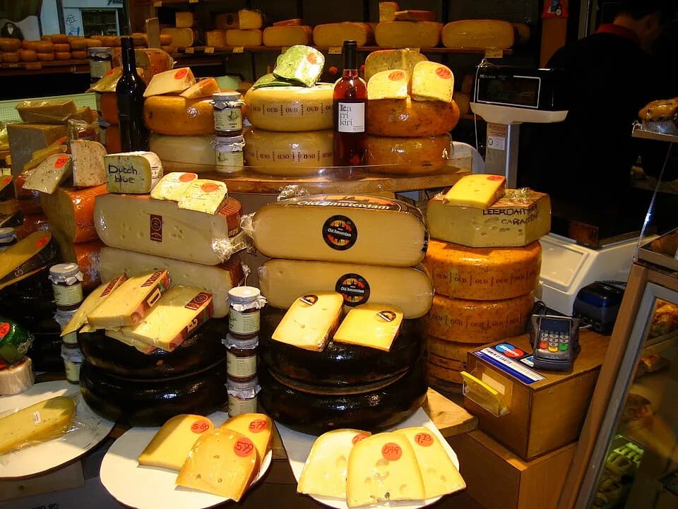 #8 Old Amsterdam — Top 10 Dutch Cheeses to Try in 2026
