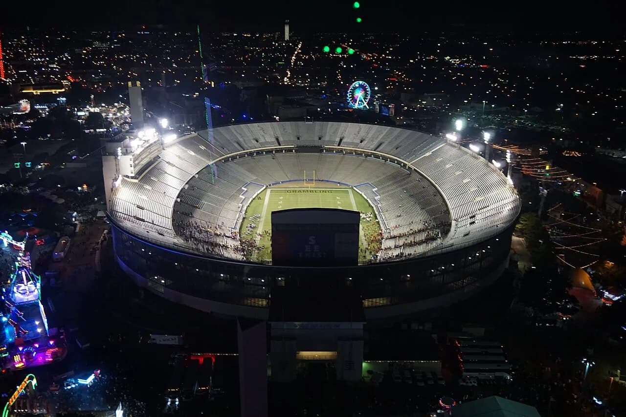 #5 Cotton Bowl Stadium — Camp Nou, Wembley or Azteca? Top 10 Largest Soccer Stadiums