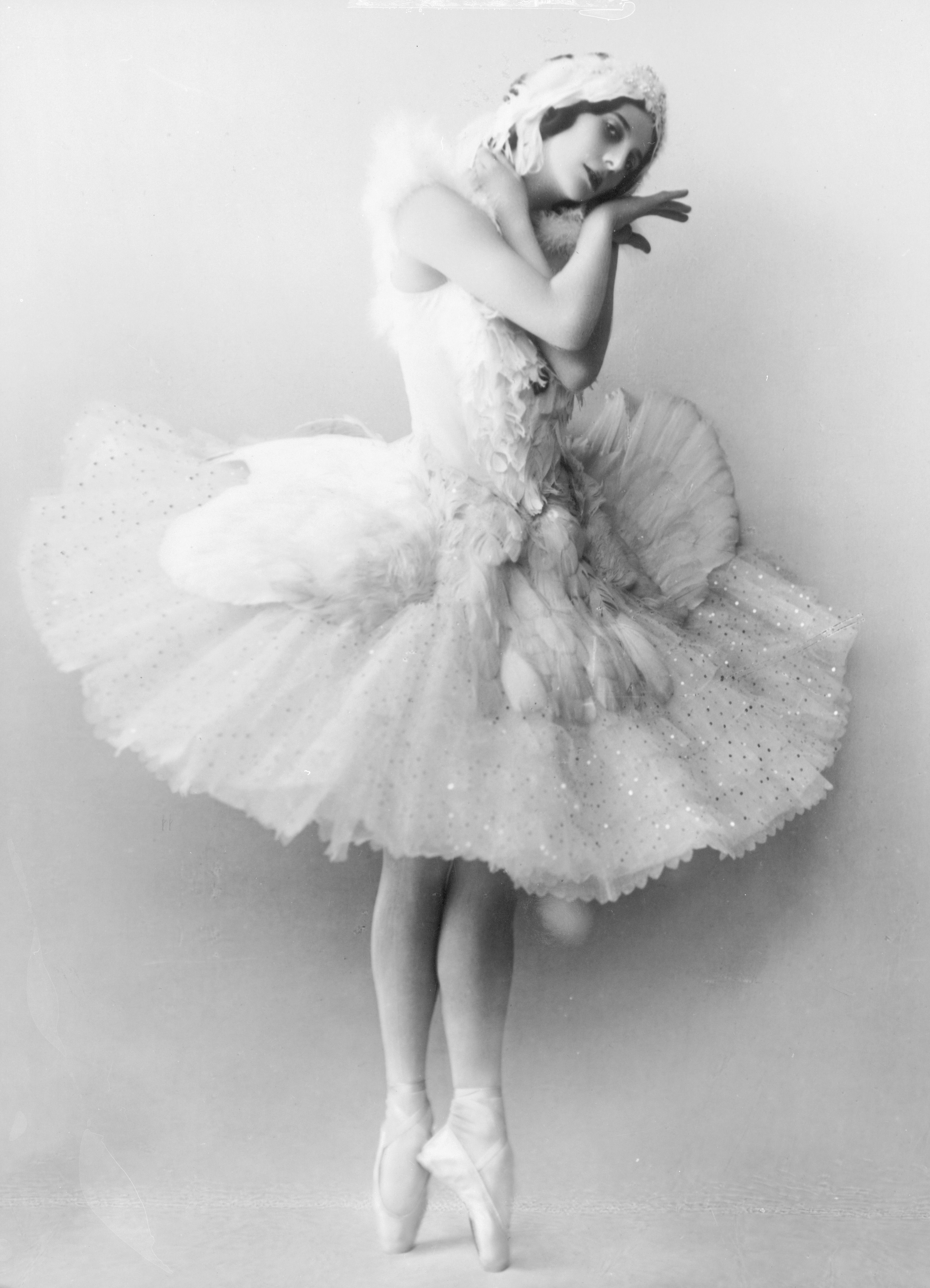 Top 10 Greatest Ballet Dancers of All Time