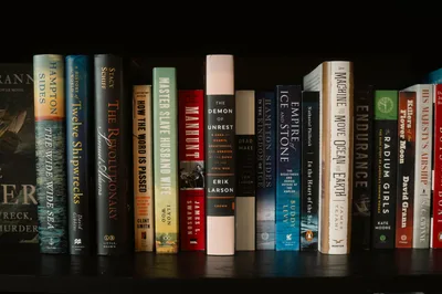 Lives Worth Reading: Biographies That Actually Captivate